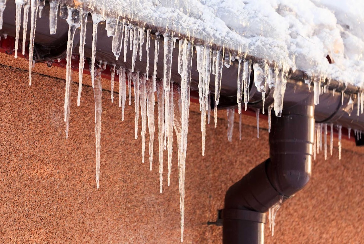 ice buildup on roof in Utah